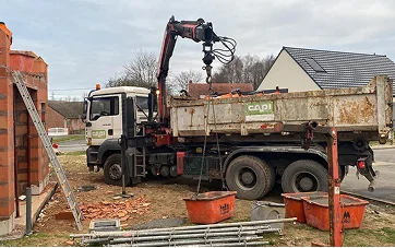 Camion-grue, ampliroll & terre végétale